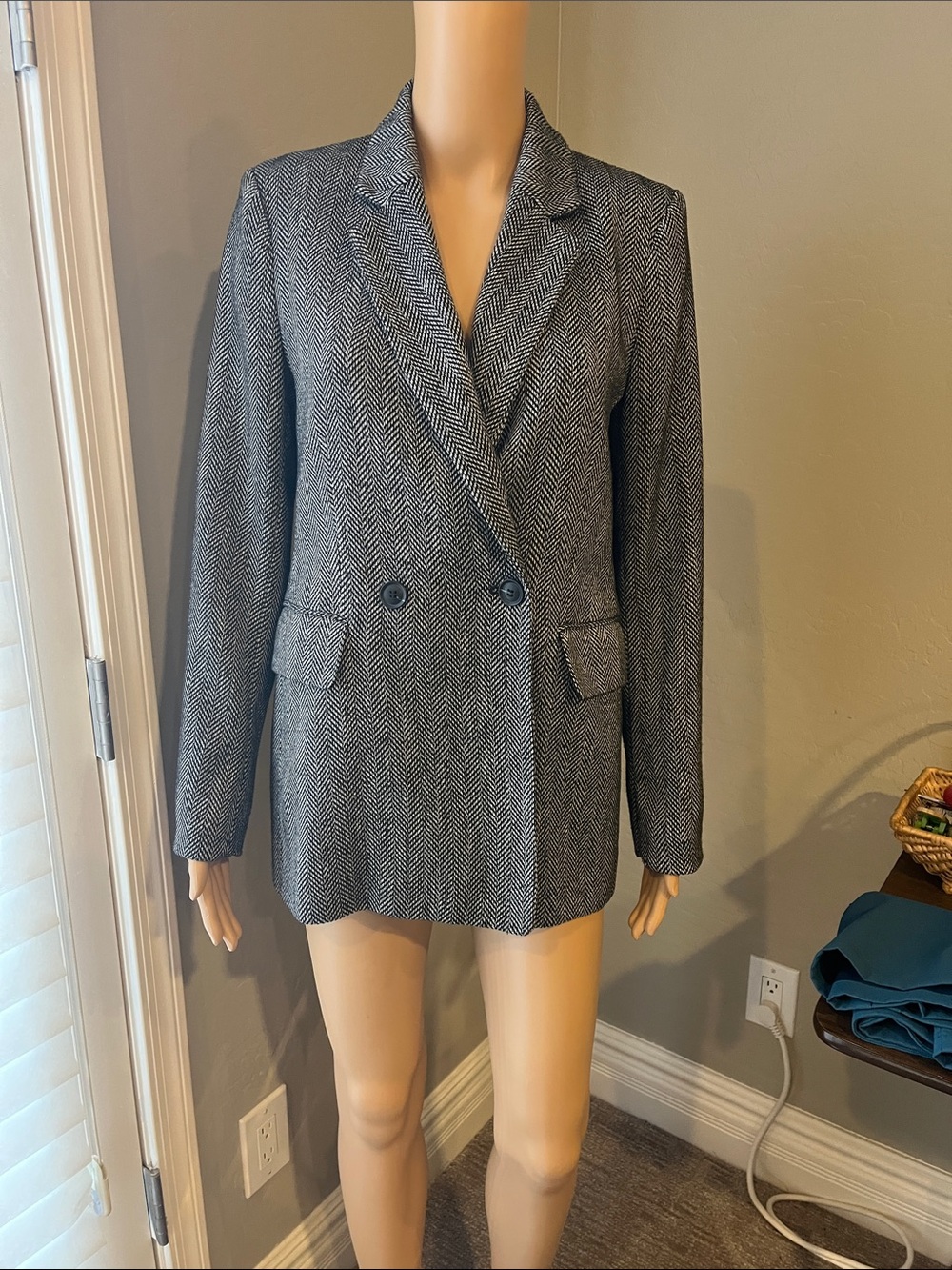 H&M Herringbone Double-Breasted Jacket 4